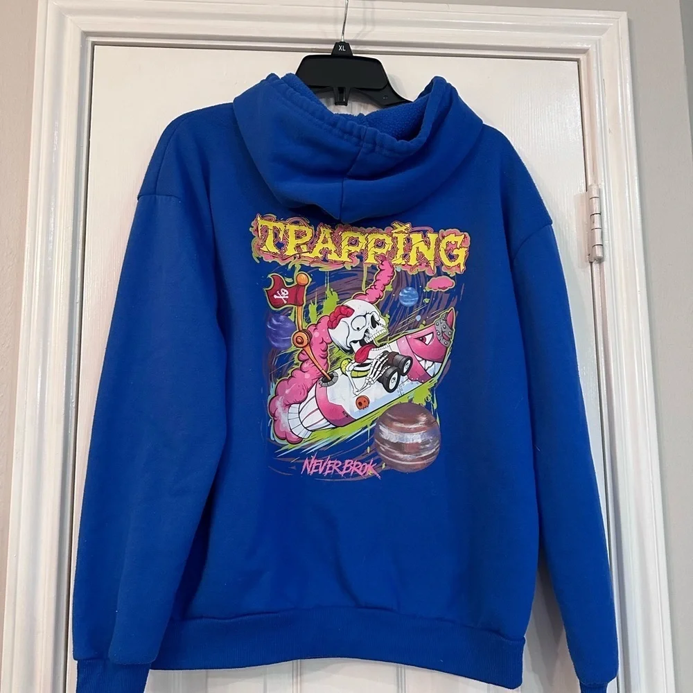 Trapping Never Brok Graphic Hoodie